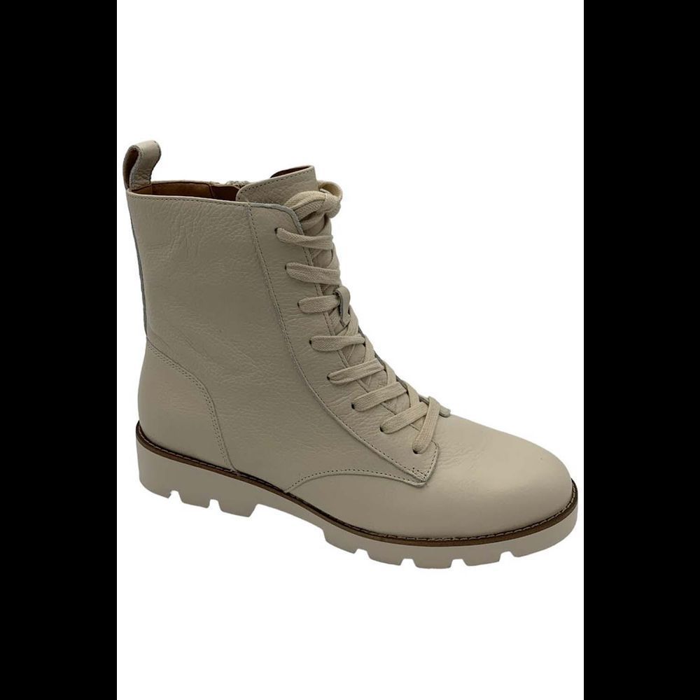 Vionic Leather Lace-Up Boots Lani Port Cream - Medium